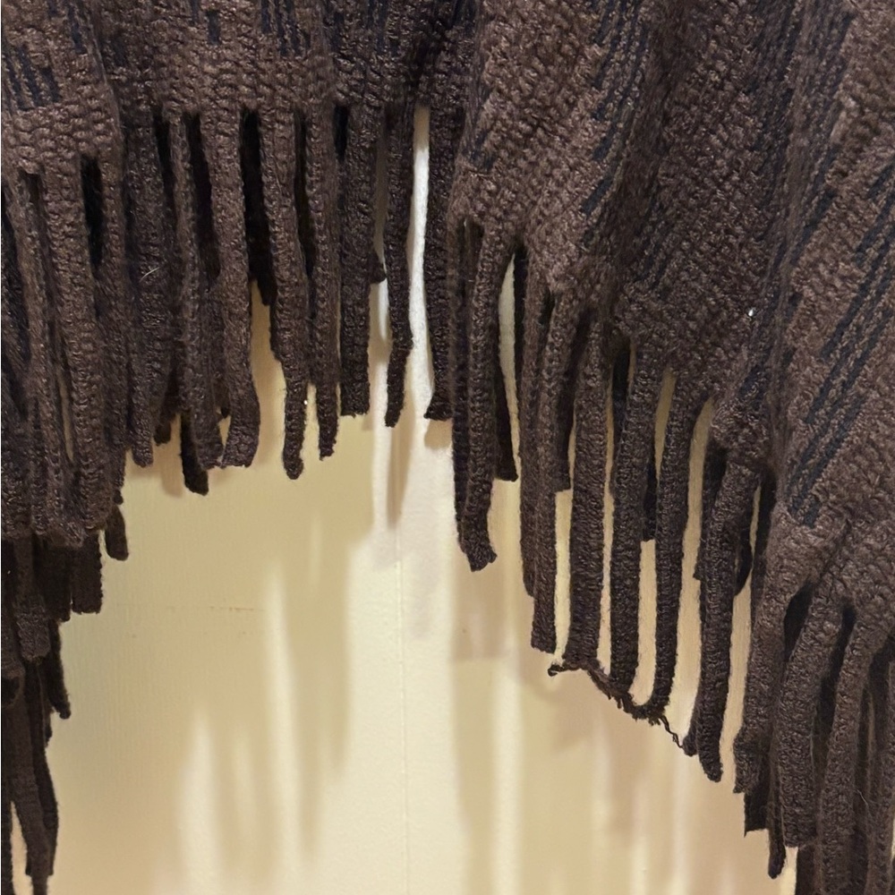 NWT Anne Klein Brown Textured Knit Fringe Poncho Wrap One Size - Picture 4 of 6